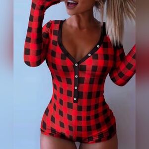 LA SENZA RED/BLACK PLAID PATTERN ONE PIECE JUMPSUIT / PYJAMA SIZE X SMALL